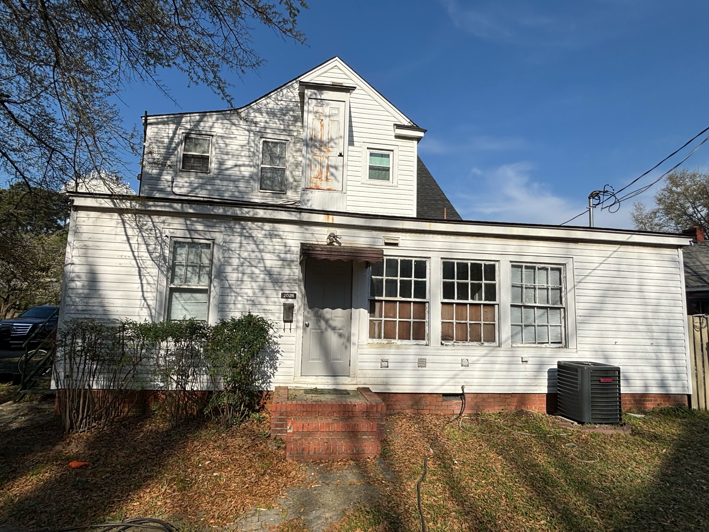 202-B N. Virginia Ave.